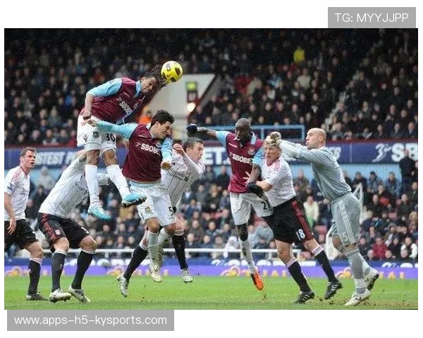 厄普顿取分不易，死守主场不败！，厄普肖一家